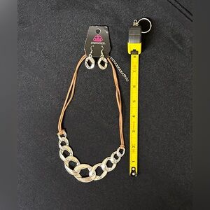 Tan and Silver Paparazzi Chunky Style Chain Detail Necklace and Earring Set